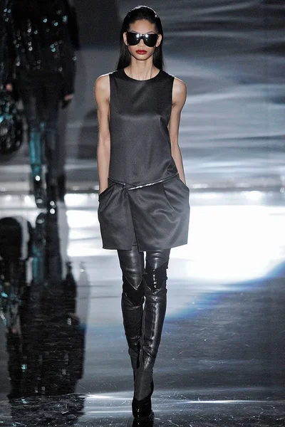 Look 14